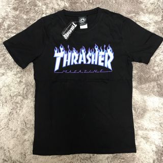 スラッシャー(THRASHER)の【新品タグ付き】 THRASHER フレイムロゴ Tシャツ パープル×ホワイト(Tシャツ/カットソー(半袖/袖なし))