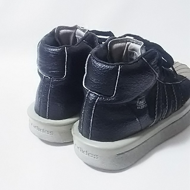 adidas(アディダス)の完売コラボ!リックオウエンス×アディダスMASTODONプロモデルスニーカー黒 メンズの靴/シューズ(スニーカー)の商品写真