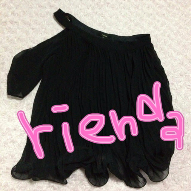 rienda(リエンダ)のrienda  新品♡肩出しトップス♡ レディースのトップス(Tシャツ(半袖/袖なし))の商品写真