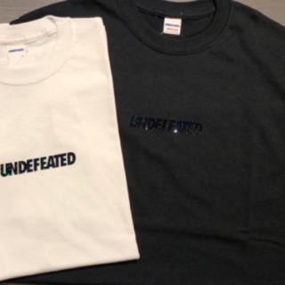 アンディフィーテッド(UNDEFEATED)のUNDEFEATED HOLOGRAPHIC LOGO S/S TEE(Tシャツ/カットソー(半袖/袖なし))