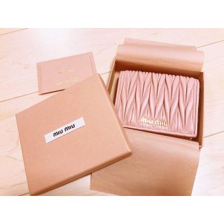 ミュウミュウ(miumiu)のmiumiu マテラッセ ミニ財布(財布)