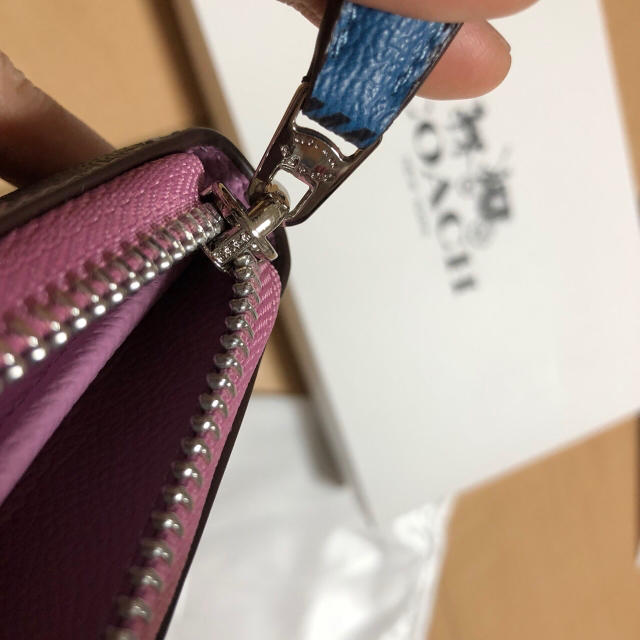 COACH(コーチ)のモフィ様専用  新品正規品！coachオシャレな長財布 レディースのファッション小物(財布)の商品写真