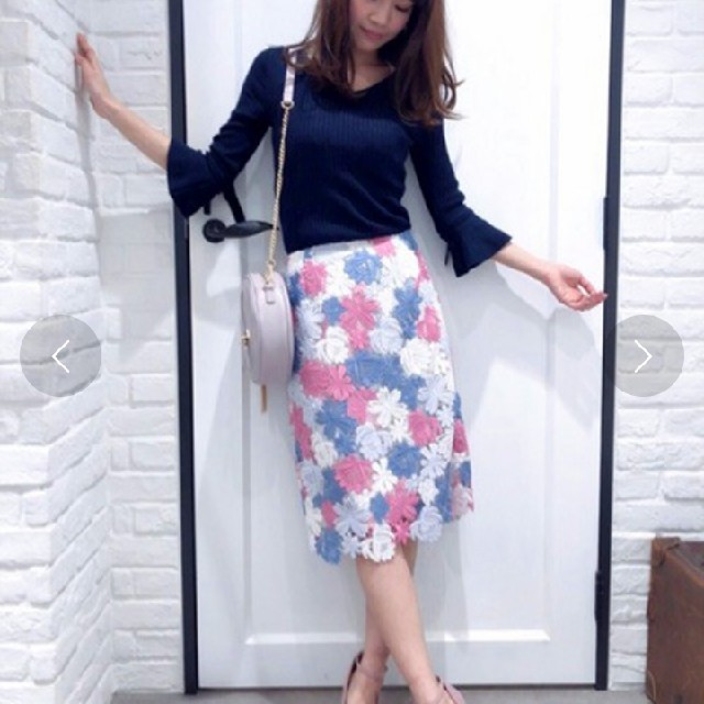 Noela(ノエラ)の専用　ノエラ　カラーレースタイトスカート レディースのスカート(ひざ丈スカート)の商品写真