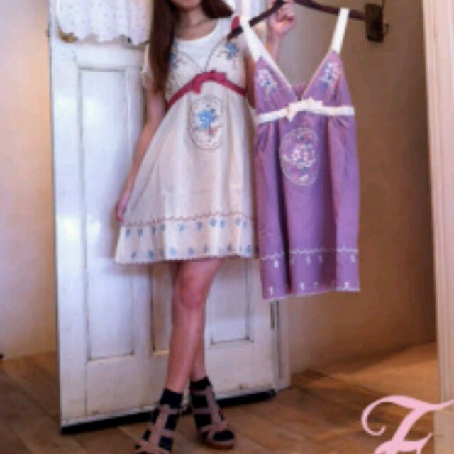 F i.n.t(フィント)のSOLD♡fint♡刺繍ワンピース レディースのワンピース(ミニワンピース)の商品写真