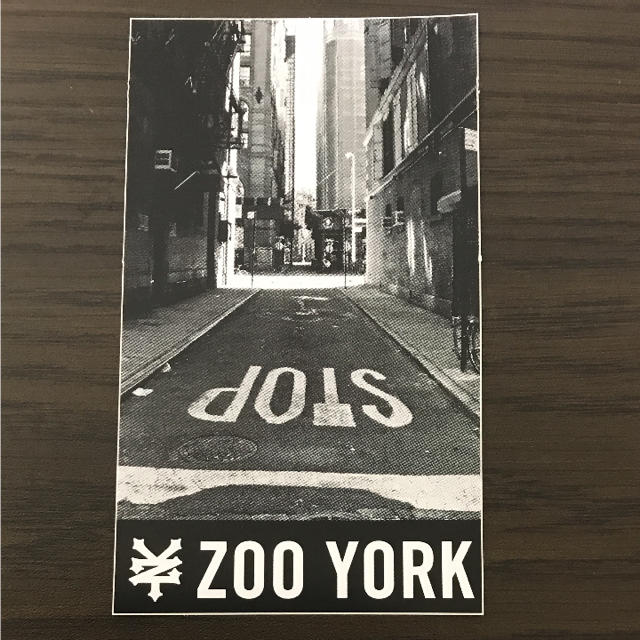 ZOO YORK(ズーヨーク)の【縦12cm横7cm】ZOO YORKステッカー 自動車/バイクのバイク(ステッカー)の商品写真