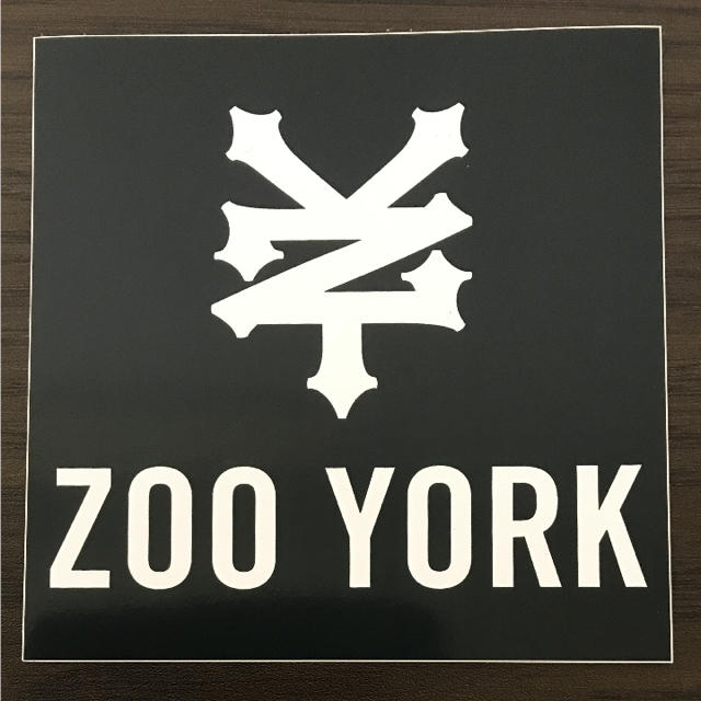 ZOO YORK(ズーヨーク)の【縦10cm横10cm】ZOO YORK  ロゴ ステッカー 自動車/バイクのバイク(ステッカー)の商品写真