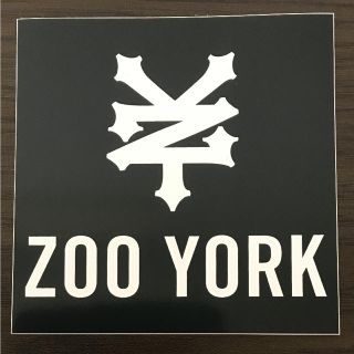 ズーヨーク(ZOO YORK)の【縦10cm横10cm】ZOO YORK  ロゴ ステッカー(ステッカー)