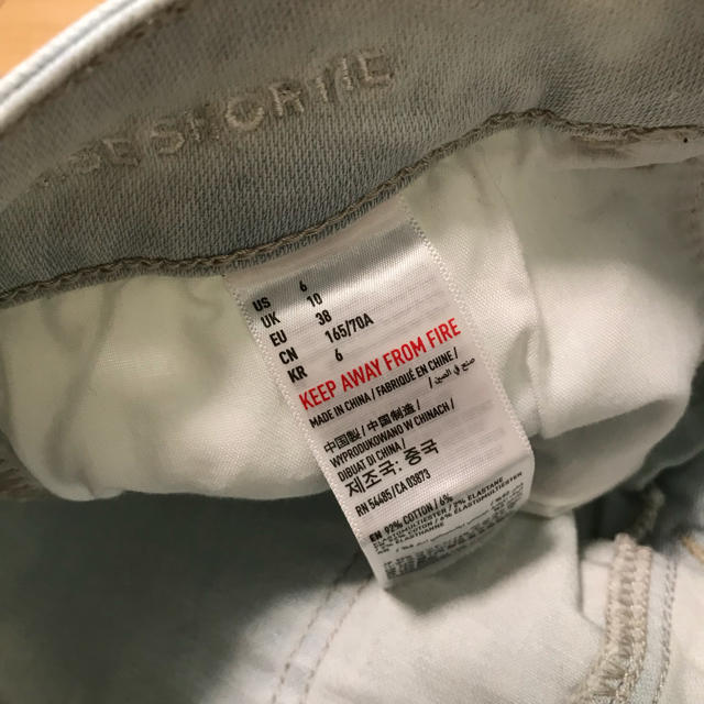 American Eagle(アメリカンイーグル)のアメリカンイーグル  ショートデニム  sizeUS 6  R22 レディースのパンツ(ショートパンツ)の商品写真