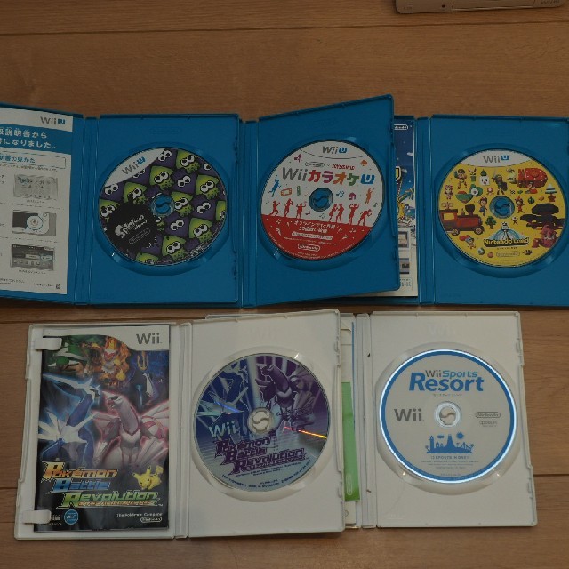 Wii U(ウィーユー)のWiiU BASICセット＋ソフト(WiiU,Wii)付属品多数 エンタメ/ホビーのゲームソフト/ゲーム機本体(家庭用ゲーム機本体)の商品写真