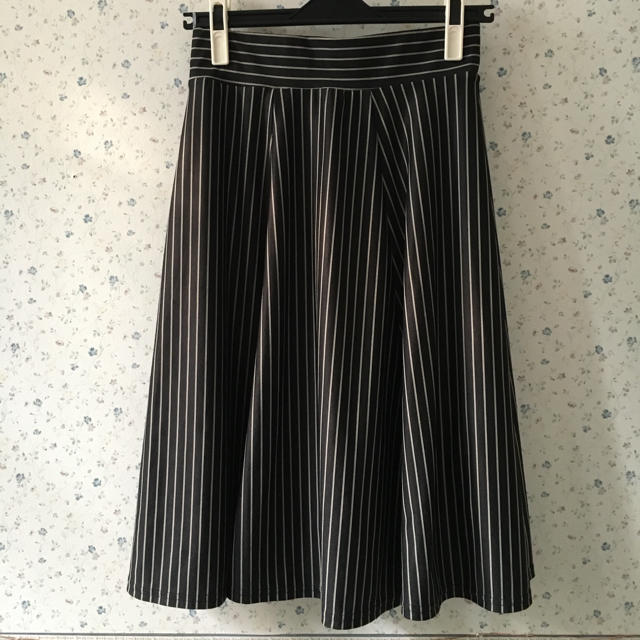しまむら(シマムラ)のストライプスカート 黒 レディースのスカート(ひざ丈スカート)の商品写真