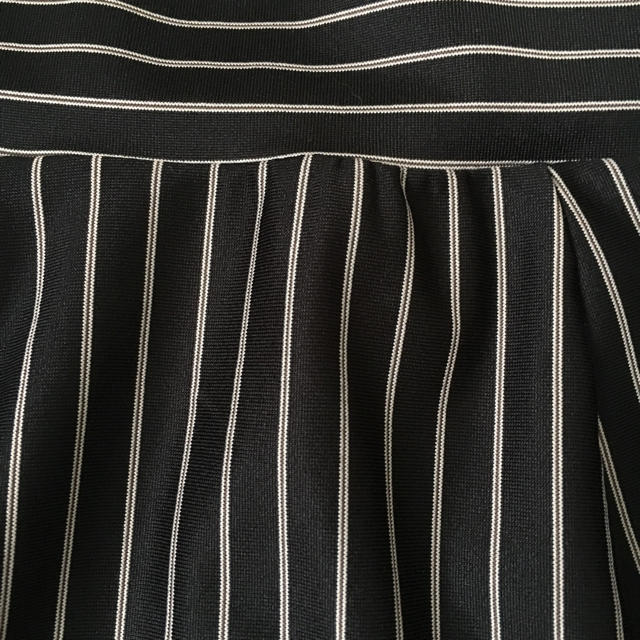 しまむら(シマムラ)のストライプスカート 黒 レディースのスカート(ひざ丈スカート)の商品写真