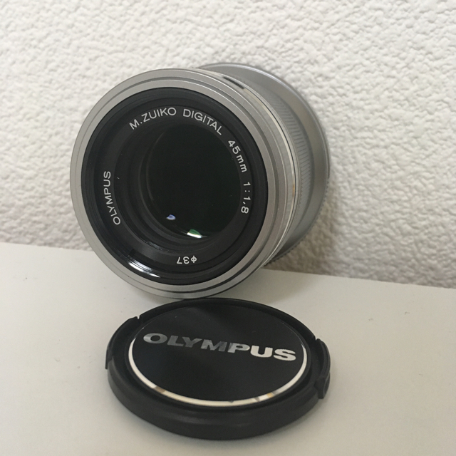 OLYMPUS(オリンパス)のオリンパス◎45mmF1.8単焦点レンズ スマホ/家電/カメラのカメラ(レンズ(単焦点))の商品写真