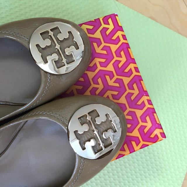 Tory Burch(トリーバーチ)の試し履きのみ トリバーチ フラットシューズ レディースの靴/シューズ(ハイヒール/パンプス)の商品写真