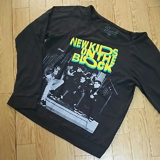 フォーエバートゥエンティーワン(FOREVER 21)のFOREVER21・NEW KIDS ON THE BLOCKロックTシャツ(Tシャツ(長袖/七分))