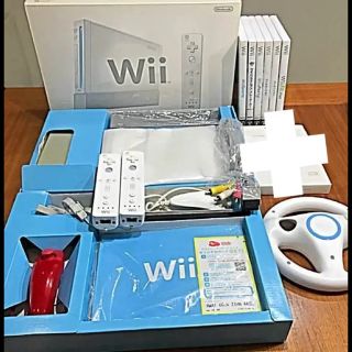 ウィー(Wii)のWii 本体 ソフト、他(家庭用ゲーム機本体)