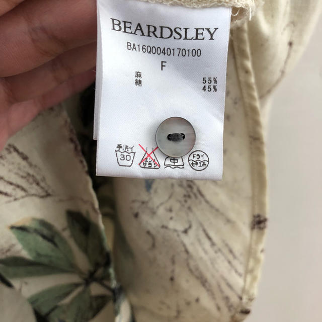 BEARDSLEY(ビアズリー)のビアズリー  ボタニカル柄 ブラウス レディースのトップス(シャツ/ブラウス(半袖/袖なし))の商品写真