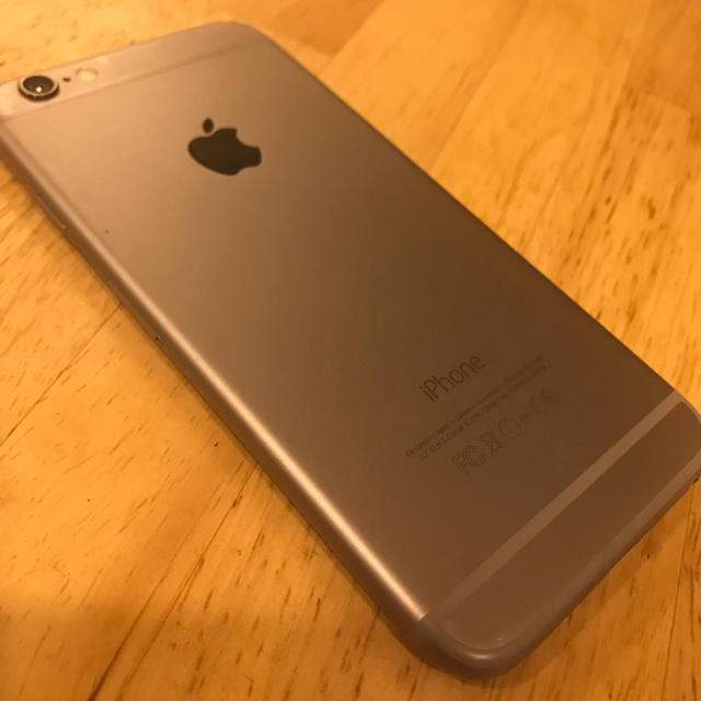 iPhone(アイフォーン)のiPhone 6 simフリー 16Gb スマホ/家電/カメラのスマートフォン/携帯電話(スマートフォン本体)の商品写真