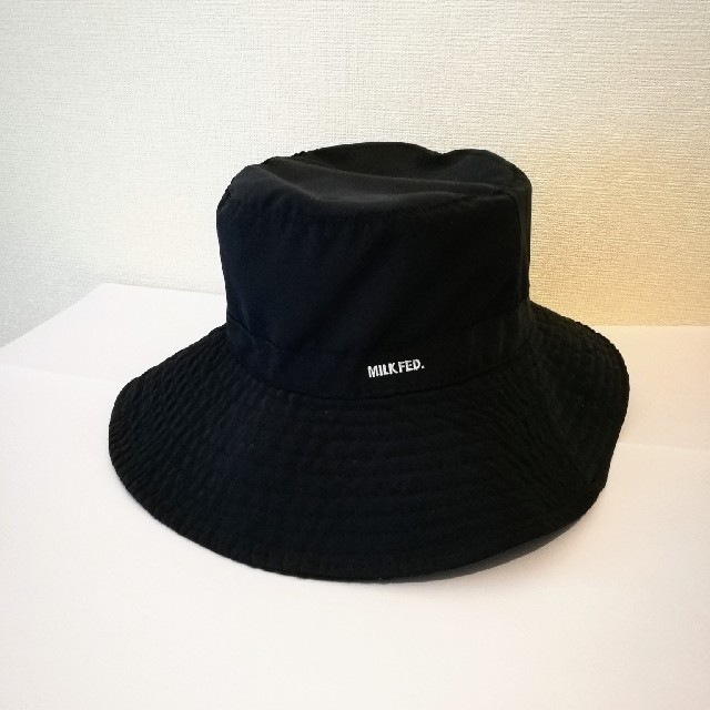 MILKFED.(ミルクフェド)のMILK FED ミルクフェド ハット　ロゴ入り　 帽子　日除け　黒　ブラック レディースの帽子(ハット)の商品写真