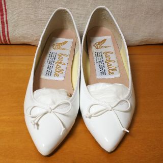 レペット(repetto)のfarfalleファルファーレポインテッドトゥ白エナメルバレエ38(バレエシューズ)