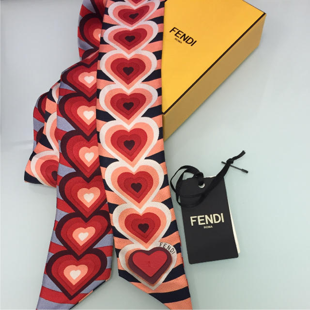 FENDI フェンディー ツイリー