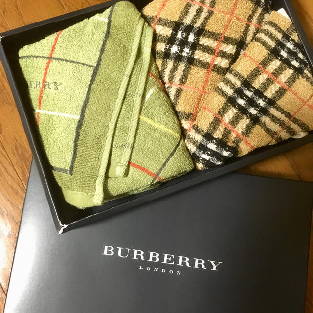 BURBERRY(バーバリー)のタオルセット インテリア/住まい/日用品の日用品/生活雑貨/旅行(タオル/バス用品)の商品写真