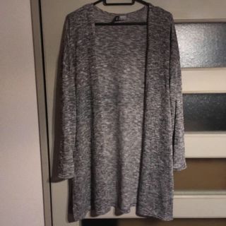 エイチアンドエム(H&M)のH&M グレー カーディガン(カーディガン)