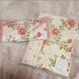 ローラアシュレイ(LAURA ASHLEY)のテーブルクロス ＆ ティッシュボックスケース(ティッシュボックス)