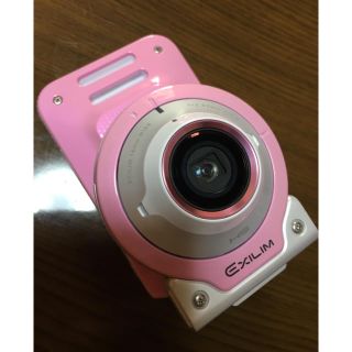 カシオ(CASIO)のEXILIM EX-FR100LPK [ピンク]値下中(コンパクトデジタルカメラ)