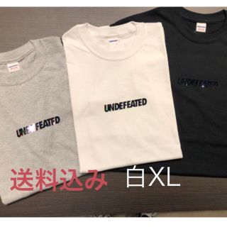 アンディフィーテッド(UNDEFEATED)の白XL 送料込み 定価以下 undefeated ホログラムロゴT 半袖(Tシャツ/カットソー(半袖/袖なし))