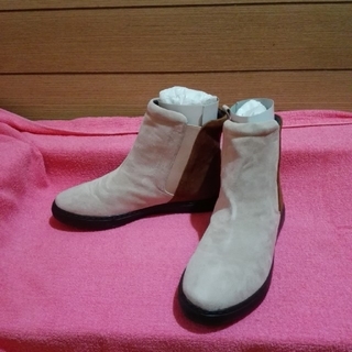 《サイドゴア　ショートブーツ》本皮　ショートブーツ　22.5cm(少し大きめ)(ブーツ)