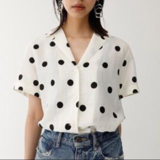 マウジー(moussy)のマウジー ドットブラウス(シャツ/ブラウス(半袖/袖なし))