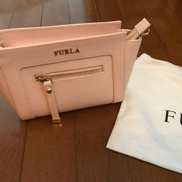 FURLAのチェーンバッグ