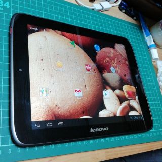 レノボ(Lenovo)のLenovo　タブレット(タブレット)