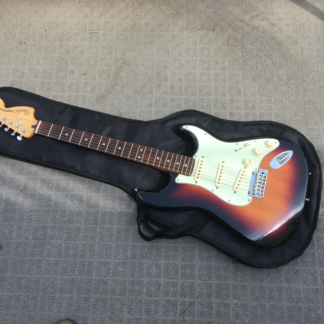 Fender(フェンダー)のFender Mex Deluxe Roadhouse stratocaster 楽器のギター(エレキギター)の商品写真