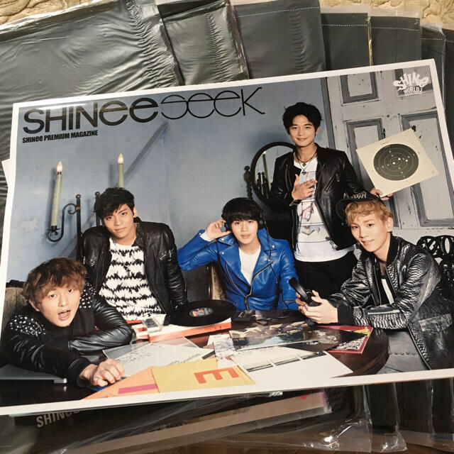 SHINee(シャイニー)のSHINee ファンクラブ会報 vol.1-10 創刊号以外は未開封 エンタメ/ホビーのCD(K-POP/アジア)の商品写真