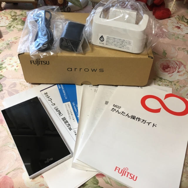 富士通(フジツウ)のarrowsM02本体 スマホ/家電/カメラのスマートフォン/携帯電話(スマートフォン本体)の商品写真