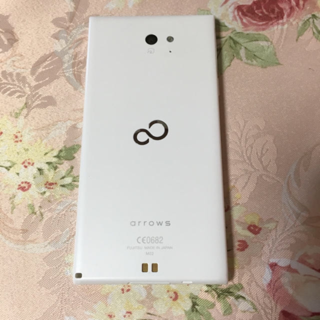 富士通(フジツウ)のarrowsM02本体 スマホ/家電/カメラのスマートフォン/携帯電話(スマートフォン本体)の商品写真