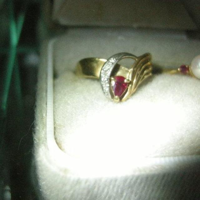 ルビー　ダイヤモンド　　K18　Pt900　　エレガント・リング レディースのアクセサリー(リング(指輪))の商品写真
