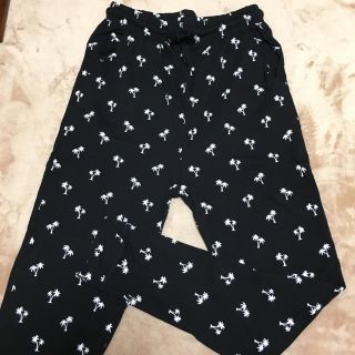 エイチアンドエム(H&M)のパームツリー ジョガーパンツ(カジュアルパンツ)