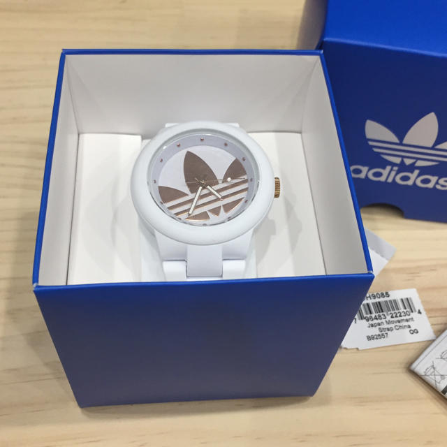 adidas(アディダス)の即購入OK! 新品 未使用 アディダス adidas 時計 アバディーン ラバー レディースのファッション小物(腕時計)の商品写真