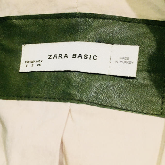 ZARA(ザラ)のZARA リアルレザージャケット グリーン レディースのジャケット/アウター(ブルゾン)の商品写真