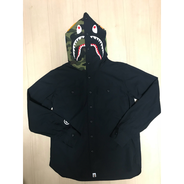 A BATHING APE(アベイシングエイプ)のA BATHING APE ( BAPE ) シャーク フーディ パーカ シャツ メンズのトップス(パーカー)の商品写真