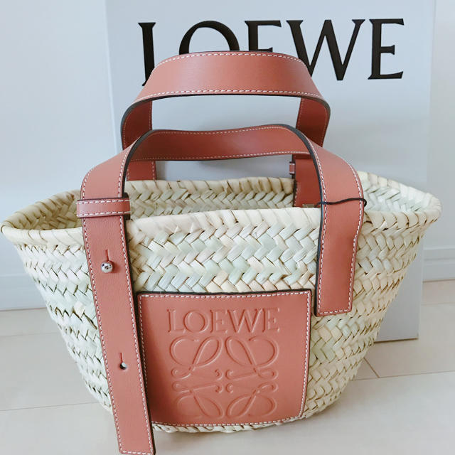 LOEWE(ロエベ)の新品 LOEWE ロエベ かごバックSサイズ レディースのバッグ(かごバッグ/ストローバッグ)の商品写真