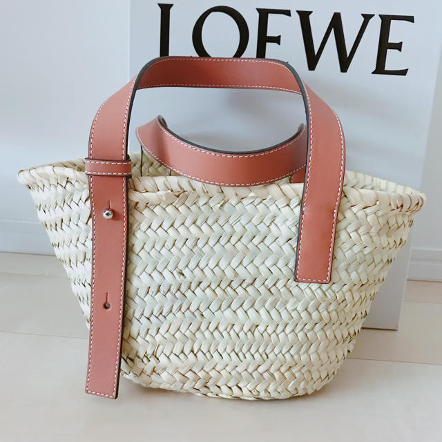 LOEWE(ロエベ)の新品 LOEWE ロエベ かごバックSサイズ レディースのバッグ(かごバッグ/ストローバッグ)の商品写真