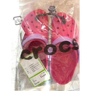 クロックス(crocs)の新品 未開封 未使用 クロックス サンダル crocs ピンク 23cm(サンダル)