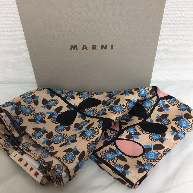 Marni - MARNI スカーフ 最終価格‼️の通販 by アボカド｜マルニならラクマ