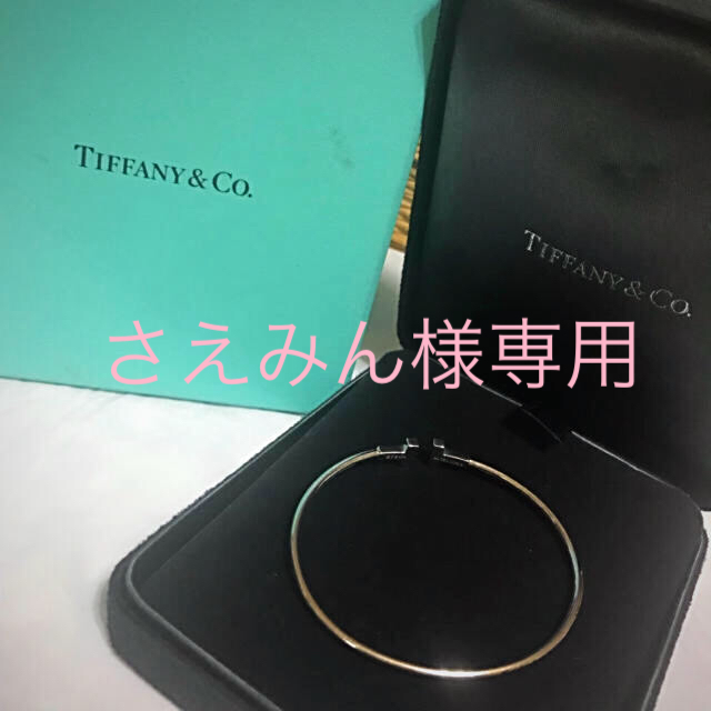 Tiffany & Co.(ティファニー)のTiffany ティファニー T ナロー ワイヤー ブレスレット WG レディースのアクセサリー(ブレスレット/バングル)の商品写真