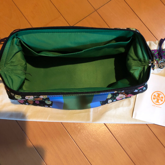 Tory Burch(トリーバーチ)の【モカプリン様 専用です】トリーバーチ ポーチ レディースのファッション小物(ポーチ)の商品写真