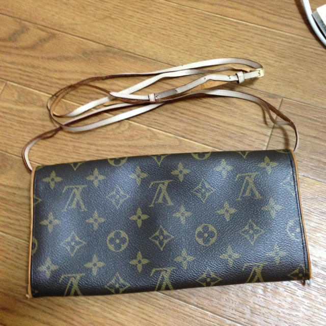 LOUIS VUITTON(ルイヴィトン)の『LV』ヴィトン 激安 訳有り レディースのバッグ(クラッチバッグ)の商品写真