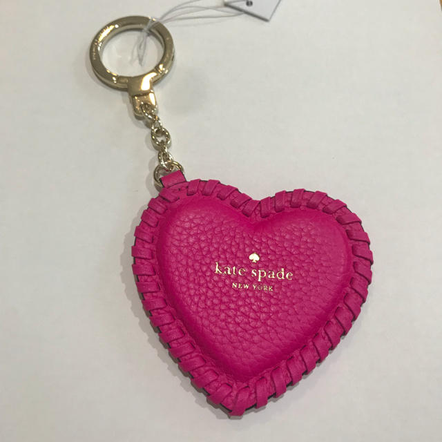 kate spade new york(ケイトスペードニューヨーク)のあーちんさま専用 ケイトスペード  ハート キーホルダー レディースのファッション小物(キーホルダー)の商品写真